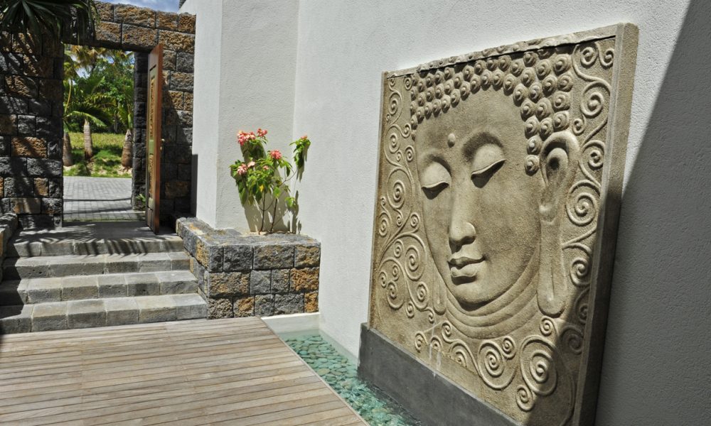 12 Int courtyard