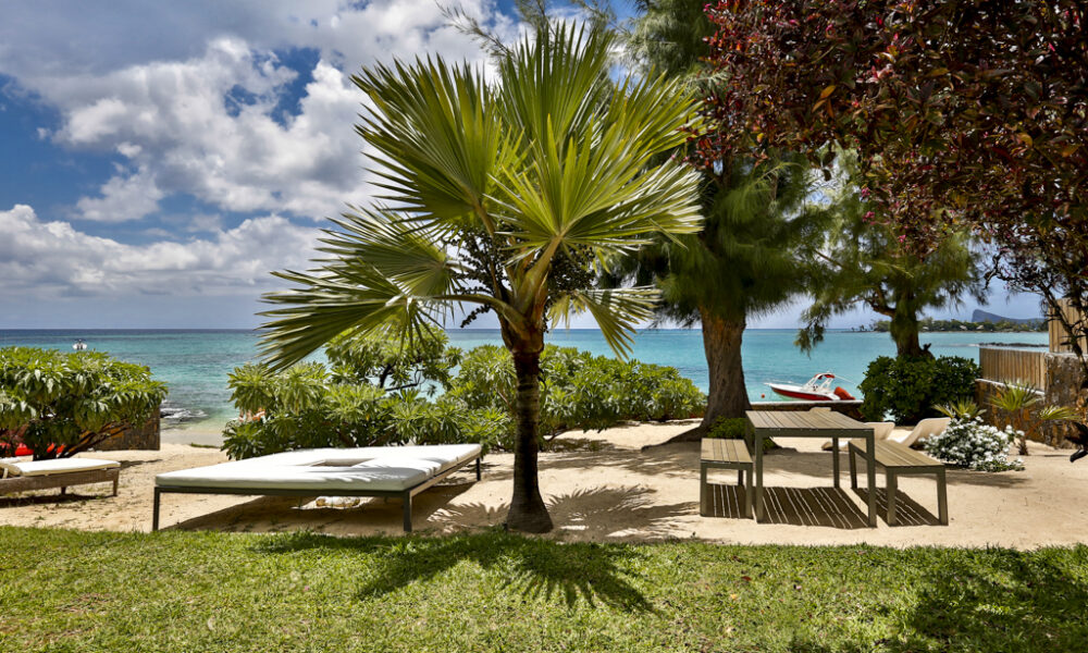 Villa CASITA garden beach front