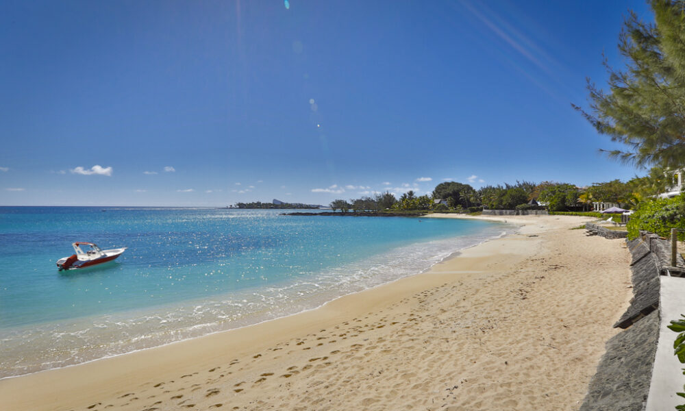 Villa CASITA beach front