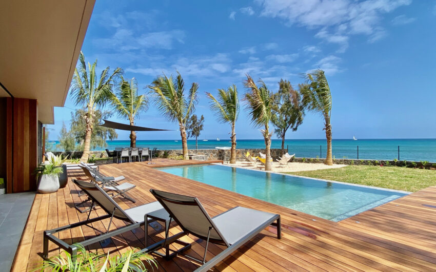 Pointe Azur private pool deck