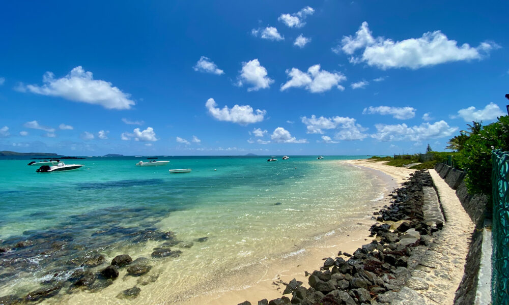 Villa Soleil Cap Malheureux beach right