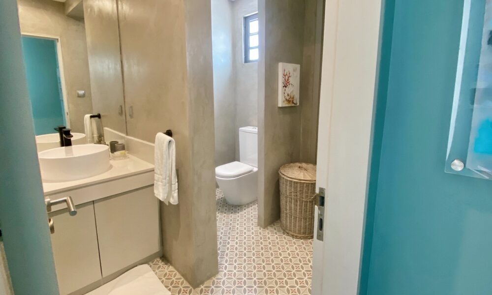 VILLA AZURA bathroom ground floor